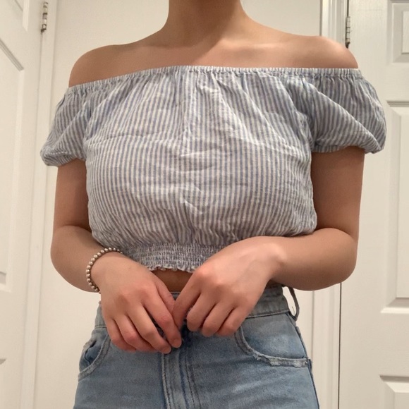 Pinstriped off-the-shoulder Top - Picture 2 of 3